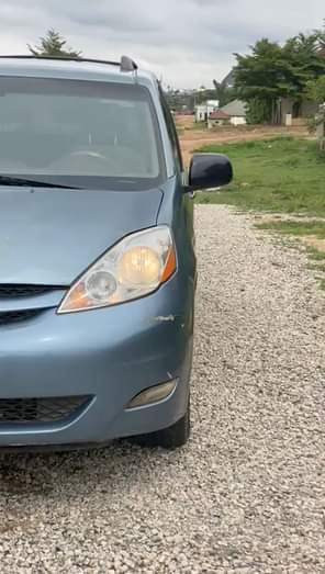 A picture of Extremely Clean first body 2008 Toyota Sienna in buy and