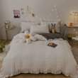 A picture of 6 PieceTufted Duvets
