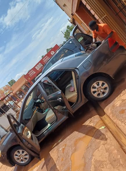 A picture of Toyota Mark 11grande 2000