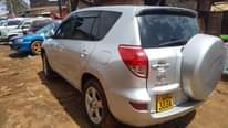 A picture of Rav4 4sale call me on 256751331103 or what app is