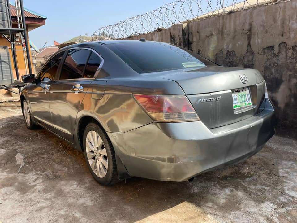 A picture of 2008 Honda Accord with untempered Engine n gear..07087885102