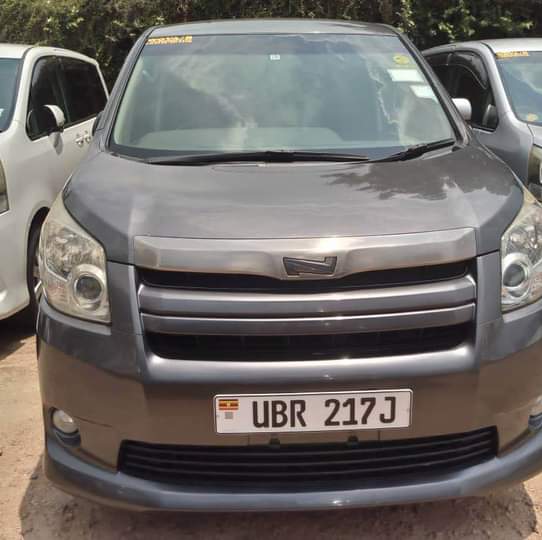 A picture of NOAH 2009 UBR 4 WD Black interior 15 Millions deposit.
