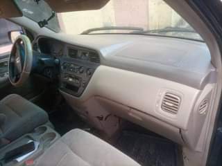 A picture of 2004 Honda Odyssey ac chilling perfect Odyssey