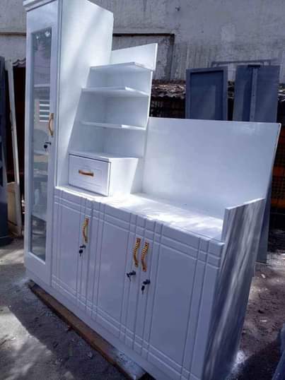 A picture of Kitchen cabinets L shaped