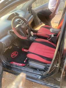 A picture of TOYOTA YARIS 2008