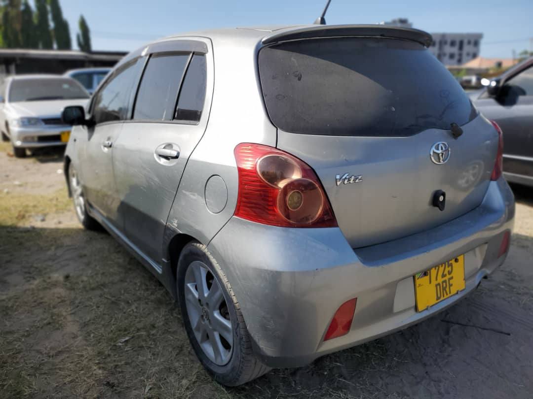 A picture of VITZ NEW RS