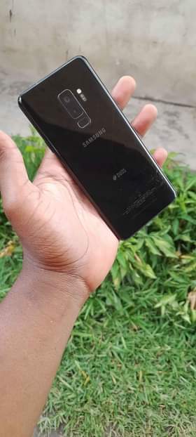 A picture of SAMSUNG S9 PLUS