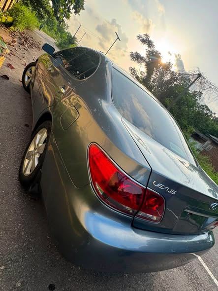 A picture of LEXUS Es330 2006 Model