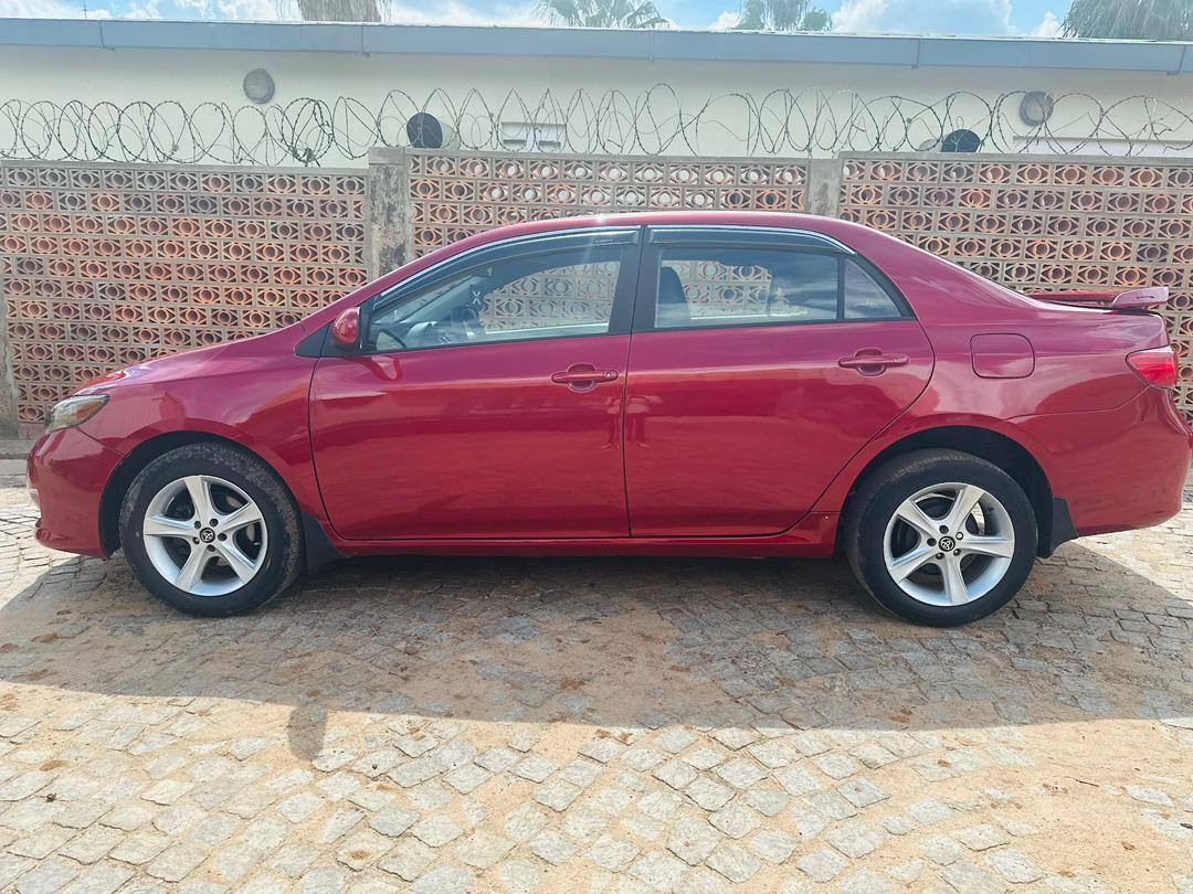 A picture of TOYOTA COROLLA CE
