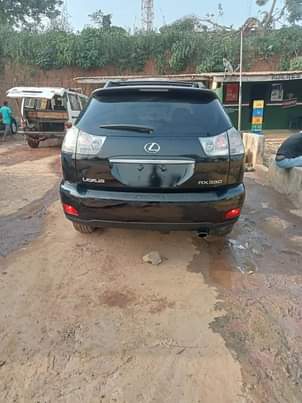 A picture of Lexus RX330 2005 Model