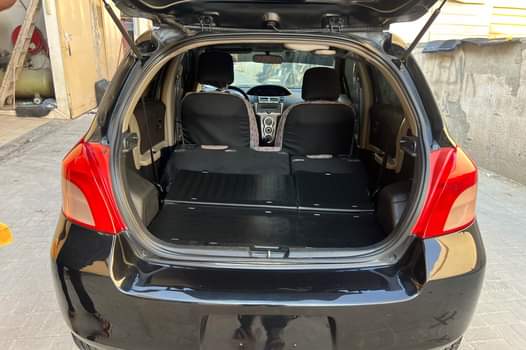 A picture of TOYOTA YARIS HATCHBACK MODEL 2007 Prices 10500 GCC GOOD Condition