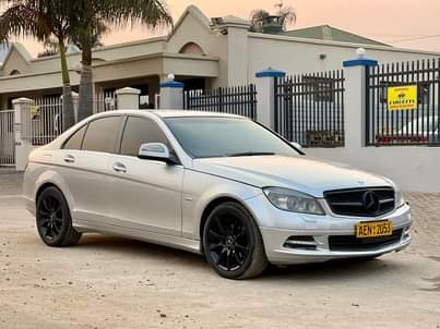 mercedes benz big badge