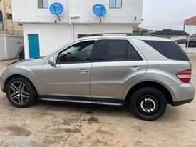 A picture of Clean 2008 Benz ml350