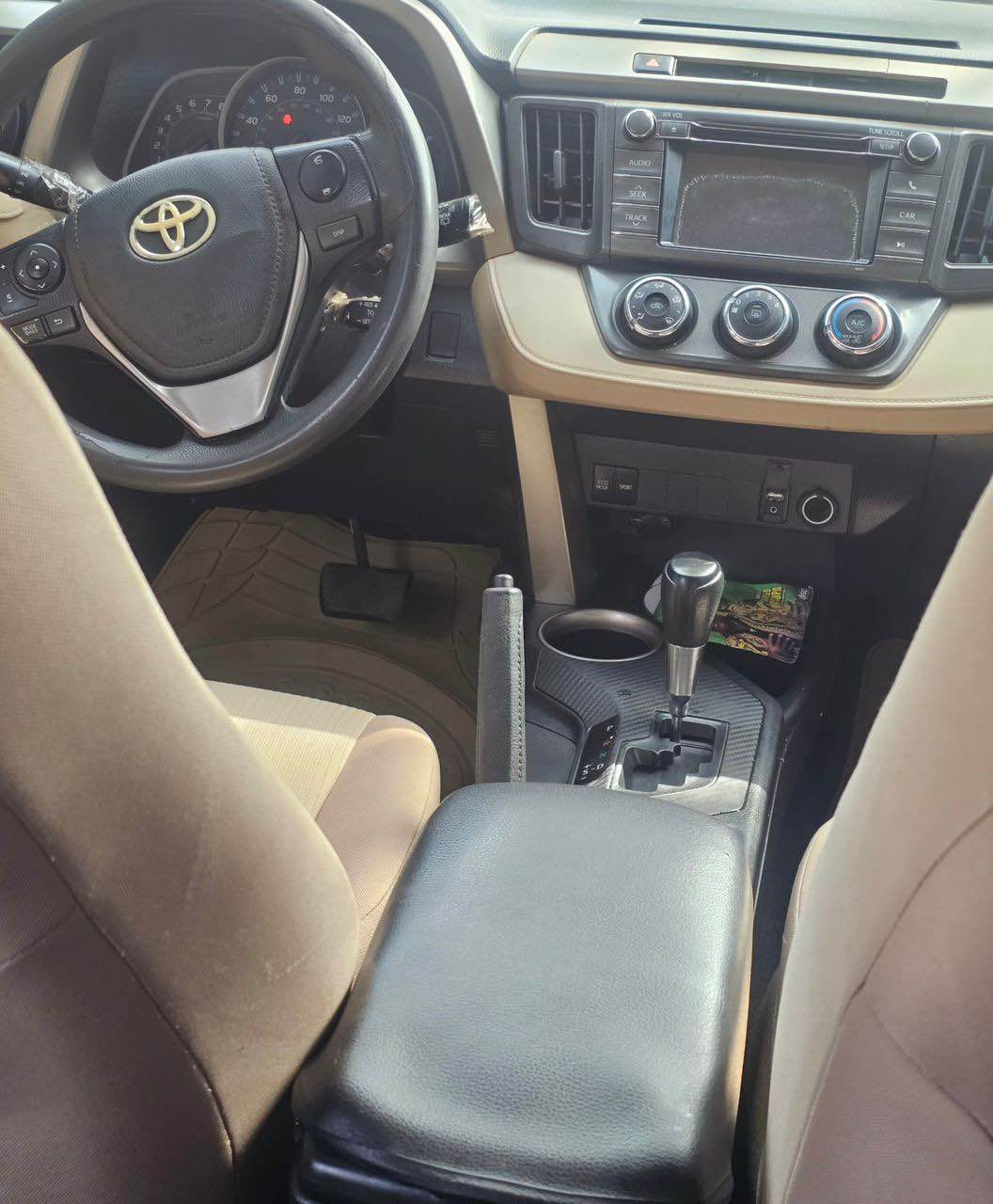 A picture of TOYOTA RAV4 LE 2013