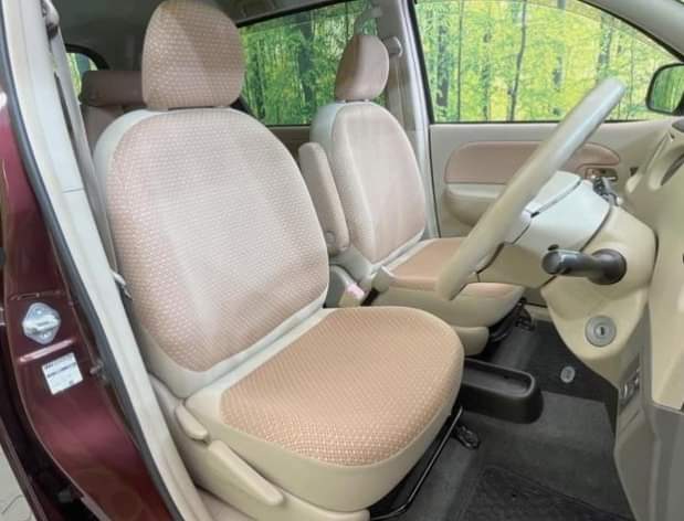 A picture of 2011 Toyota Sienta
