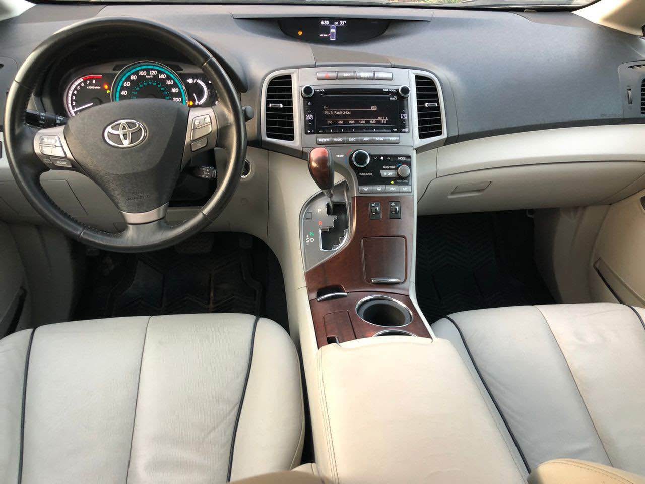 A picture of 2010 Toyota venza