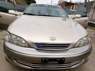 A picture of Lexus Es 300 03 few months used engine gear ac