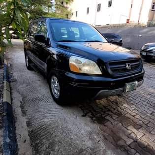 A picture of Honda pilot