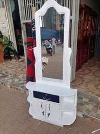 A picture of Dressing mirror
