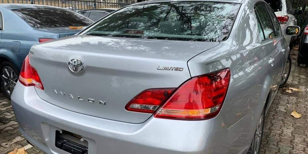 A picture of Toyota Avalon