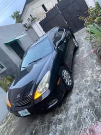 A picture of 6 month registered Es300 pure first body Tokunbo standard Grade