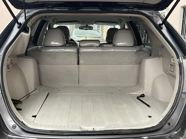A picture of wow This is sparkling clean Toyota venza 2010 model registered