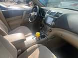 A picture of REGISTERED TOYOTA HIGHLANDER Model 2008 BASIC Option Clean Fabric Interior