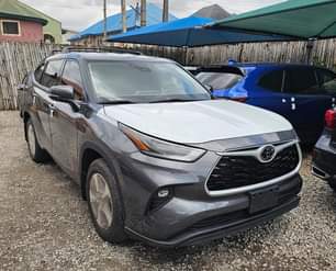 A picture of Toyota Highlander 2021