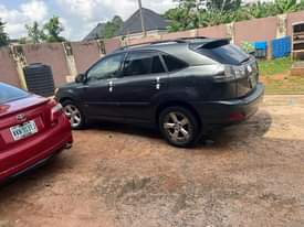 A picture of Lexus RX330