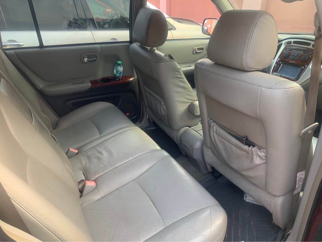 A picture of Clean Nigerian used Toyota Highlander 06 Limited Edition full option