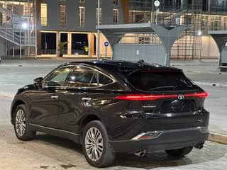 A picture of  TOYOTA HARRIER SPEC Z year 2021 Engine 1 990cc