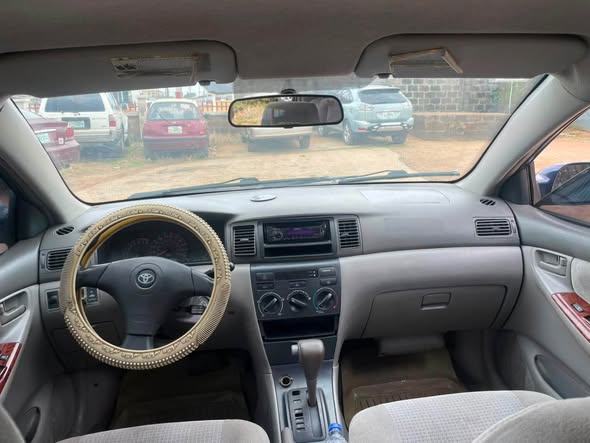 A picture of TOYOTA COROLLA 2006