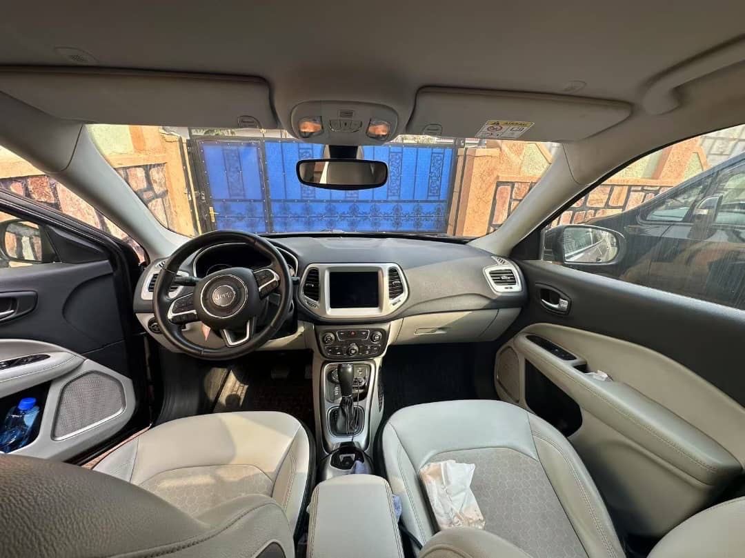 A picture of 2021 CHEROKEE jeep