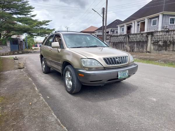 A picture of Straight 2002 model lexus RX300 FOR SALE very very sound