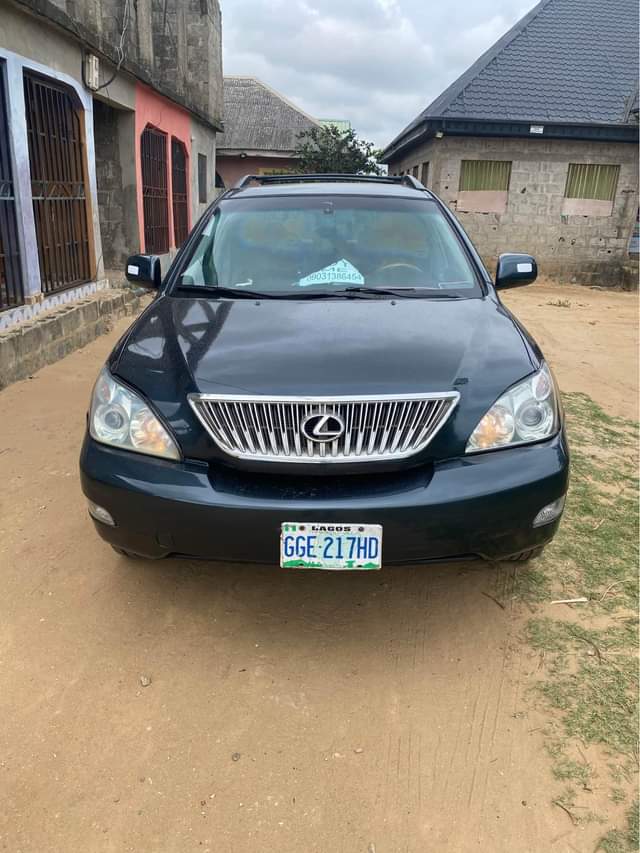 A picture of 2005 Lexus Rx330 Toks standard
