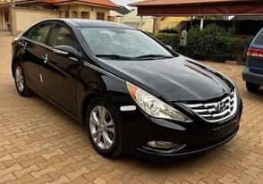 A picture of 2012 model Extremely super clean HYUNDAI SONATA 4 cylinder engine
