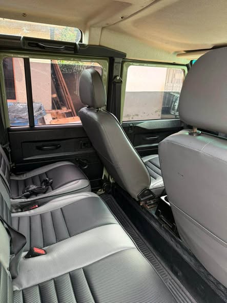 A picture of Land rover defender 100m 2012 model