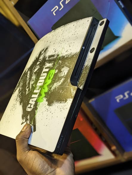 A picture of Playstation 3 slim