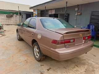 A picture of Toyota camry 1999