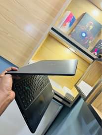 A picture of DELL LAPTOP