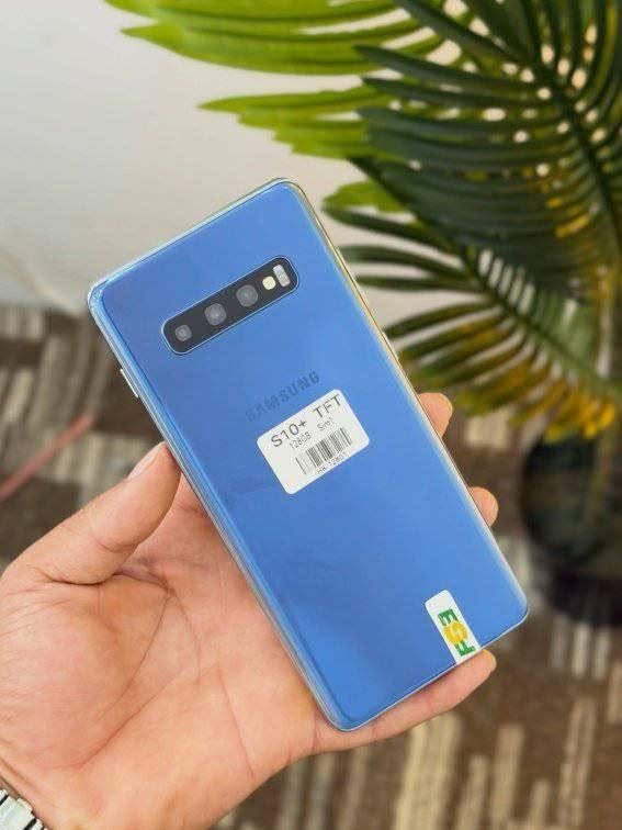 A picture of Samsung galaxy s10 plus