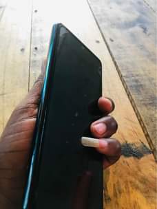 A picture of Samsung A72 gb256