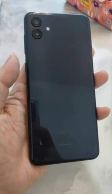 A picture of Samsung A04 gb 64