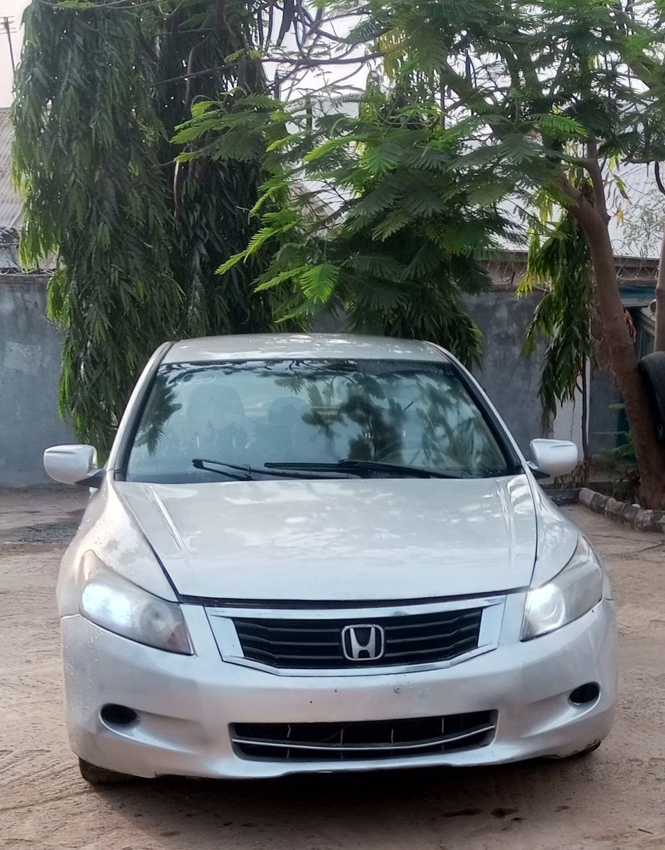 A picture of Distress Honda Accord 08