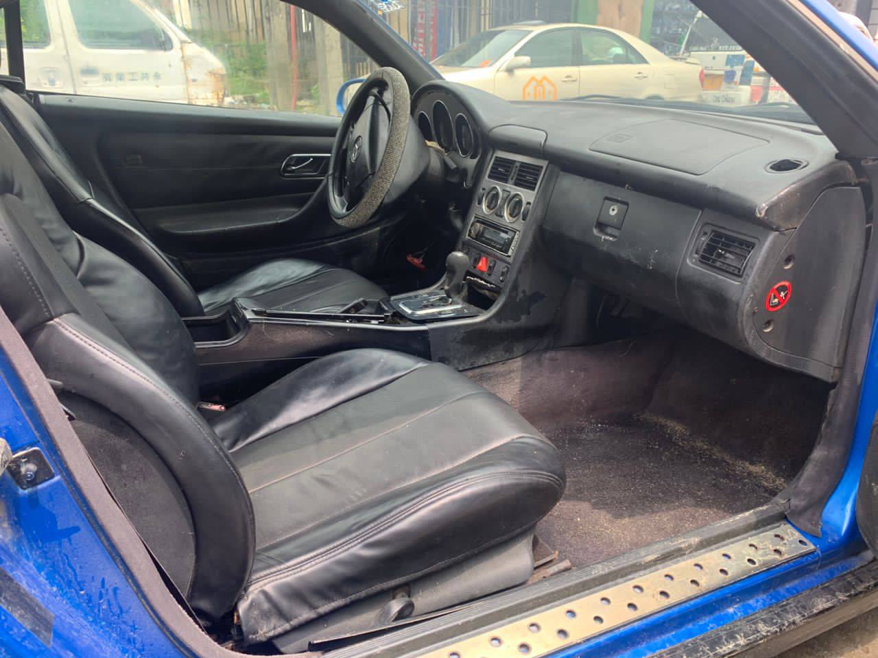 A picture of Mercedes Benz SLK 320...02 03 model