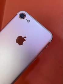 A picture of Iphone 7g 128gb