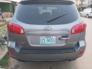A picture of Hyundai santafe