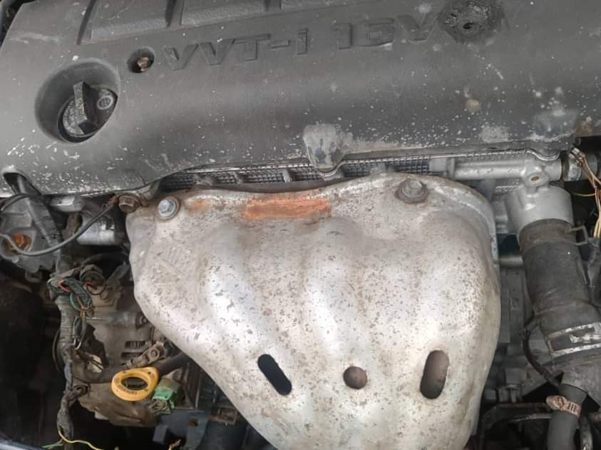 A picture of Toyota matrix 2010 Engine and Gear 100 AC chilling very