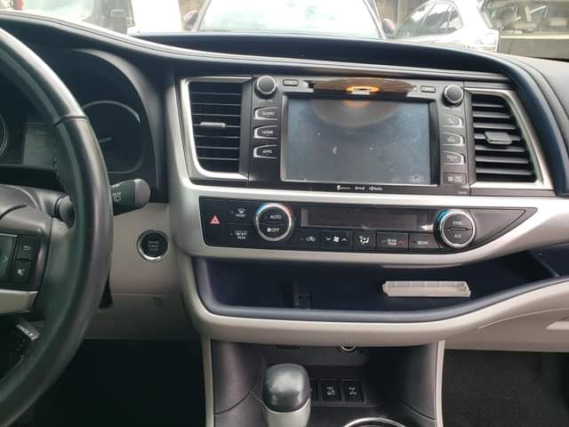 A picture of 2016 Toyota Highlander