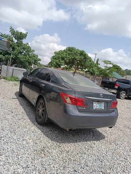 A picture of Sharp 2009 Lexus es350